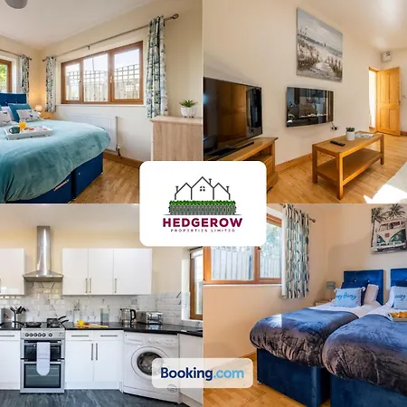 Hedgerow Haven: Spacious 2-bedroom Retreat